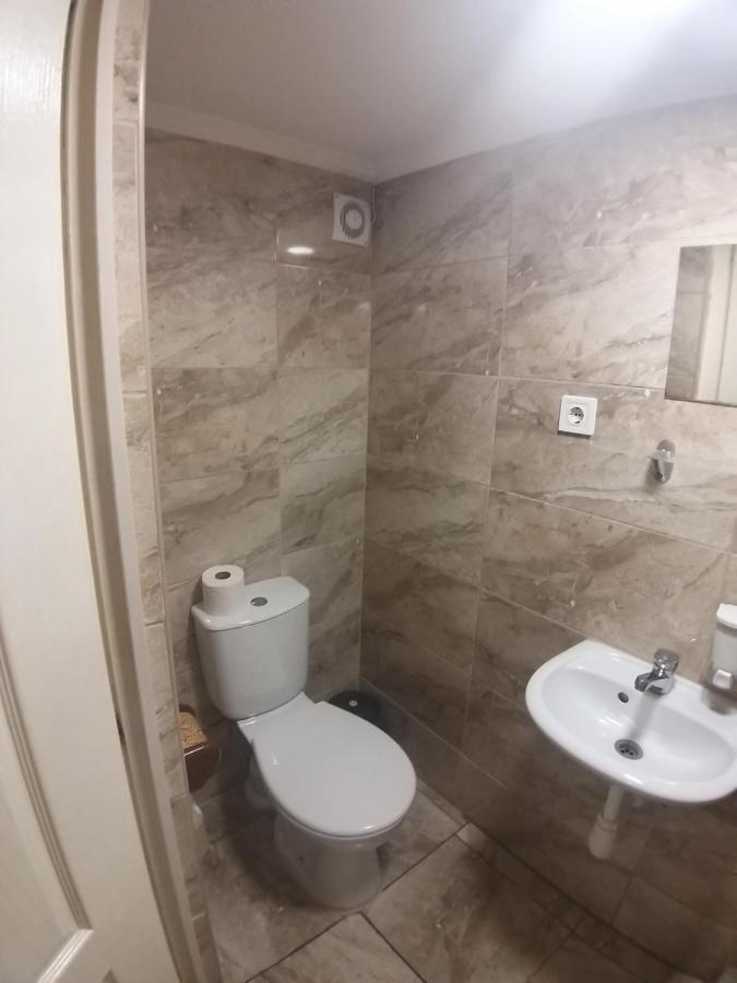 Deniz Guesthouse บูดาเปสต์ ภายนอก รูปภาพ
