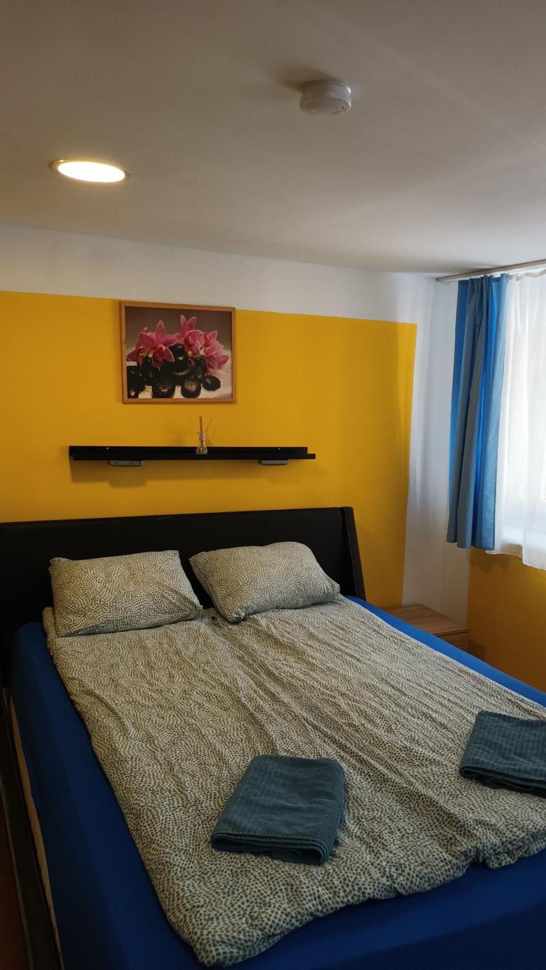 Deniz Guesthouse บูดาเปสต์ ภายนอก รูปภาพ