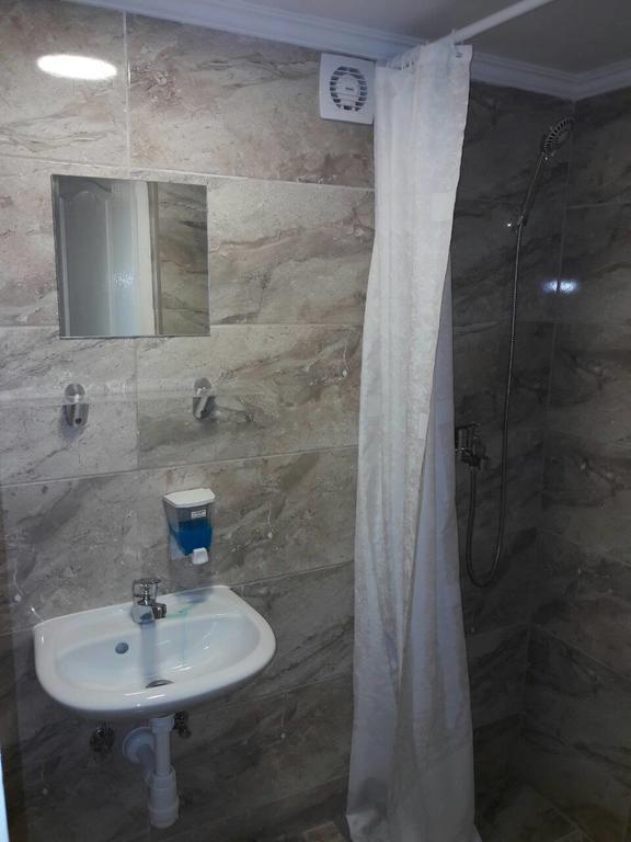 Deniz Guesthouse บูดาเปสต์ ภายนอก รูปภาพ