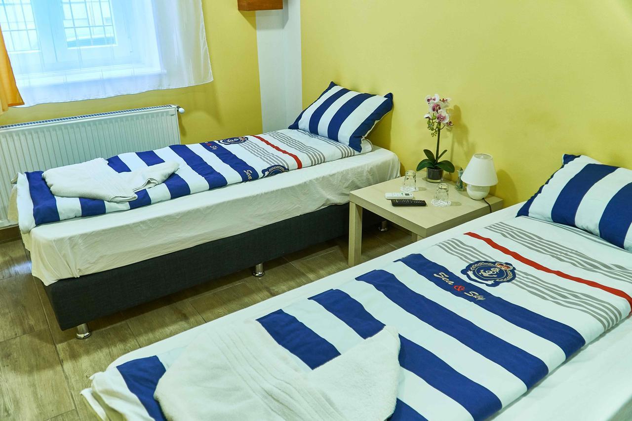 Deniz Guesthouse บูดาเปสต์ ภายนอก รูปภาพ